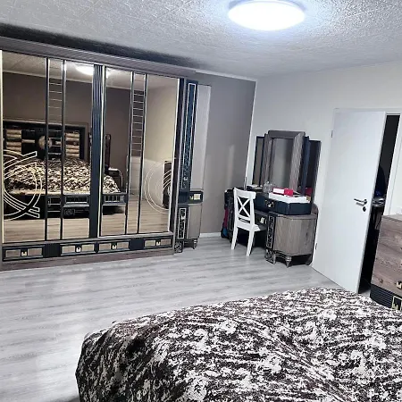 With Garden, And Cleaning Service فيلة *