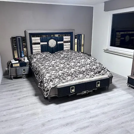 With Garden, And Cleaning Service فيلة *